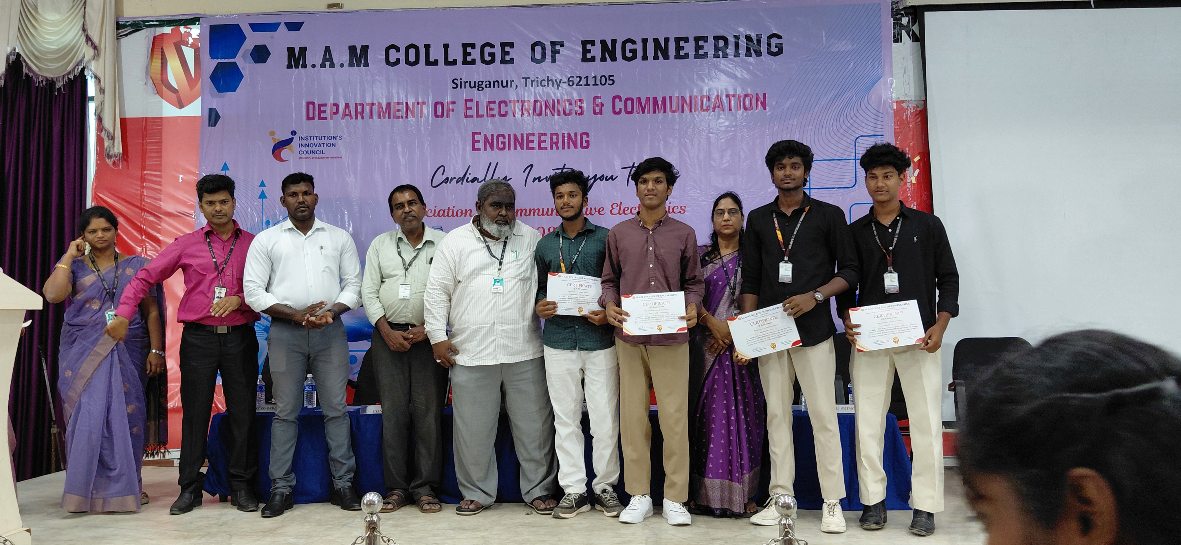 Honouring the Chief Guest